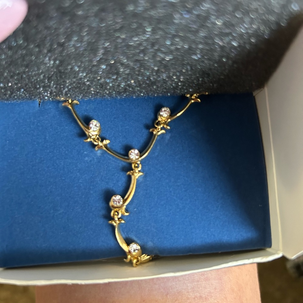 Women’s Vintage Avon Extraordinary Briolette Vine Necklace